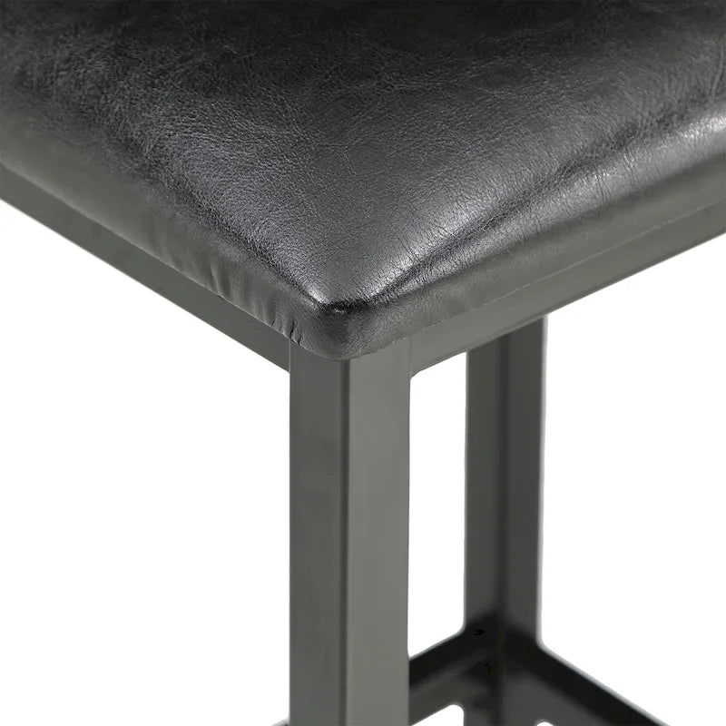 Comptoir de bar et chaises en faux marbre
